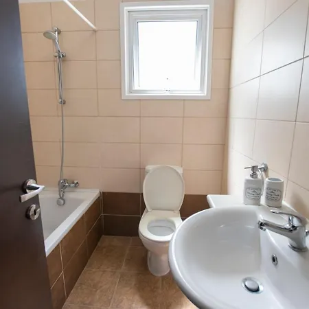 Glabur - The Master Atelier - City, Free Parking & Wifi, Welcomes You!!! *