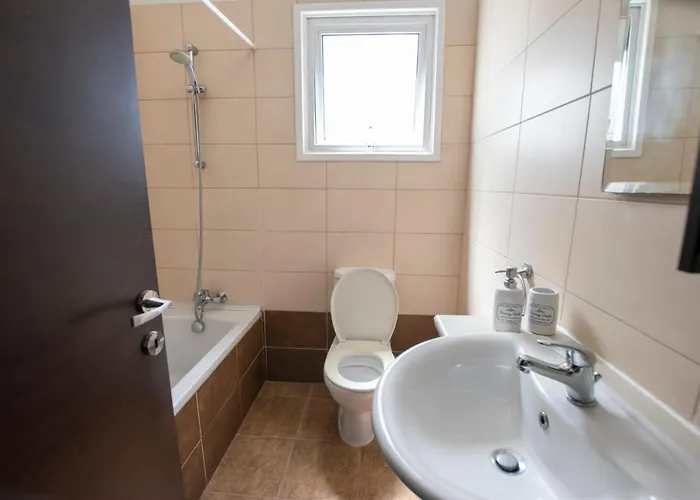 Glabur - The Master Atelier - City, Free Parking & Wifi, Welcomes You!!! *